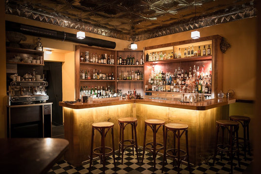 DEGUSTACE GINIST v BONVIVANT CTC`s BAR - GINIST